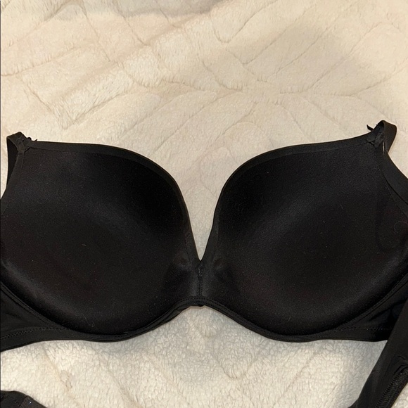 Victoria’s Secret Black Women's Bra - Picture 6 of 6